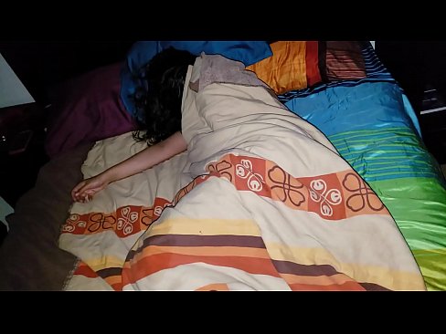 ❤️ Посинак грди своју младу маћеху док она спава. ❤❌ Анални видео на sr.hentai-id-tv.ru ❌